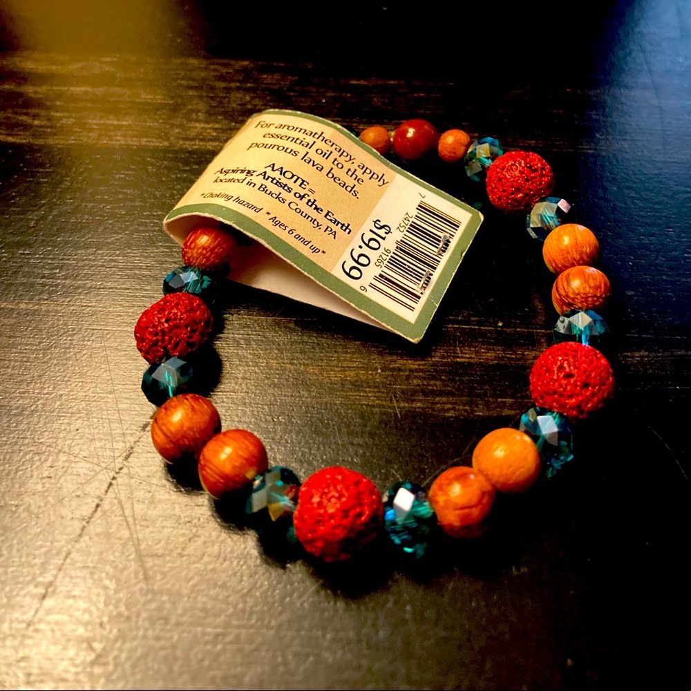 Aromatherapy bracelet with metal free beading